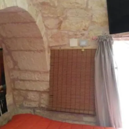 Apartment In Trullo Con Bagno Indipendente